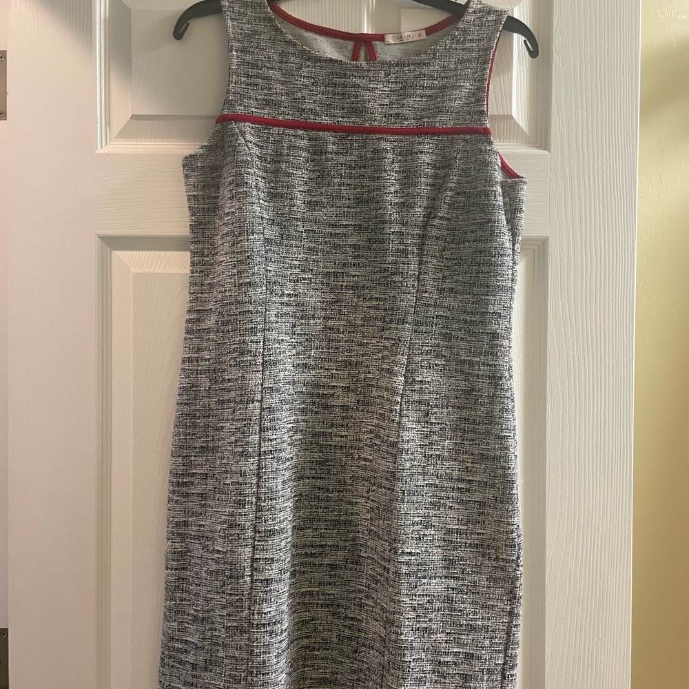 Le Lis Size medium dress